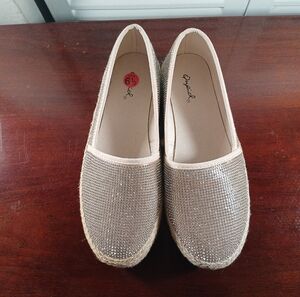 Qupid Womens Rhinestone Espadrille Slip-On Flats Silver Sparkle Sz6.5 Pre-owned